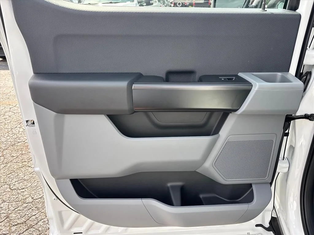 New 2026 Oxford White Ford XL image 18