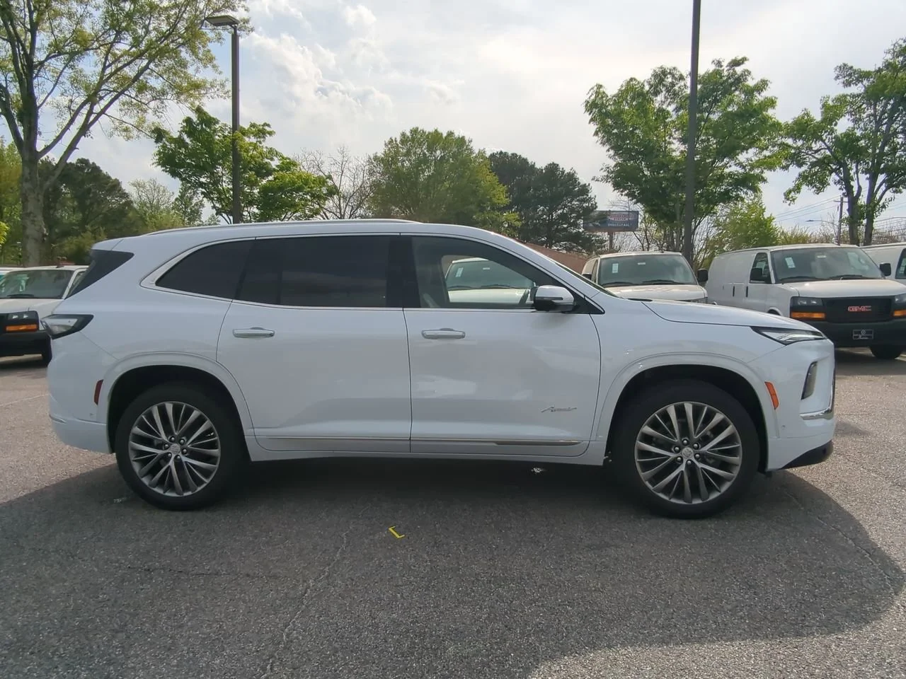 New 2026 Iridescent White Tricoat Buick Avenir image 9