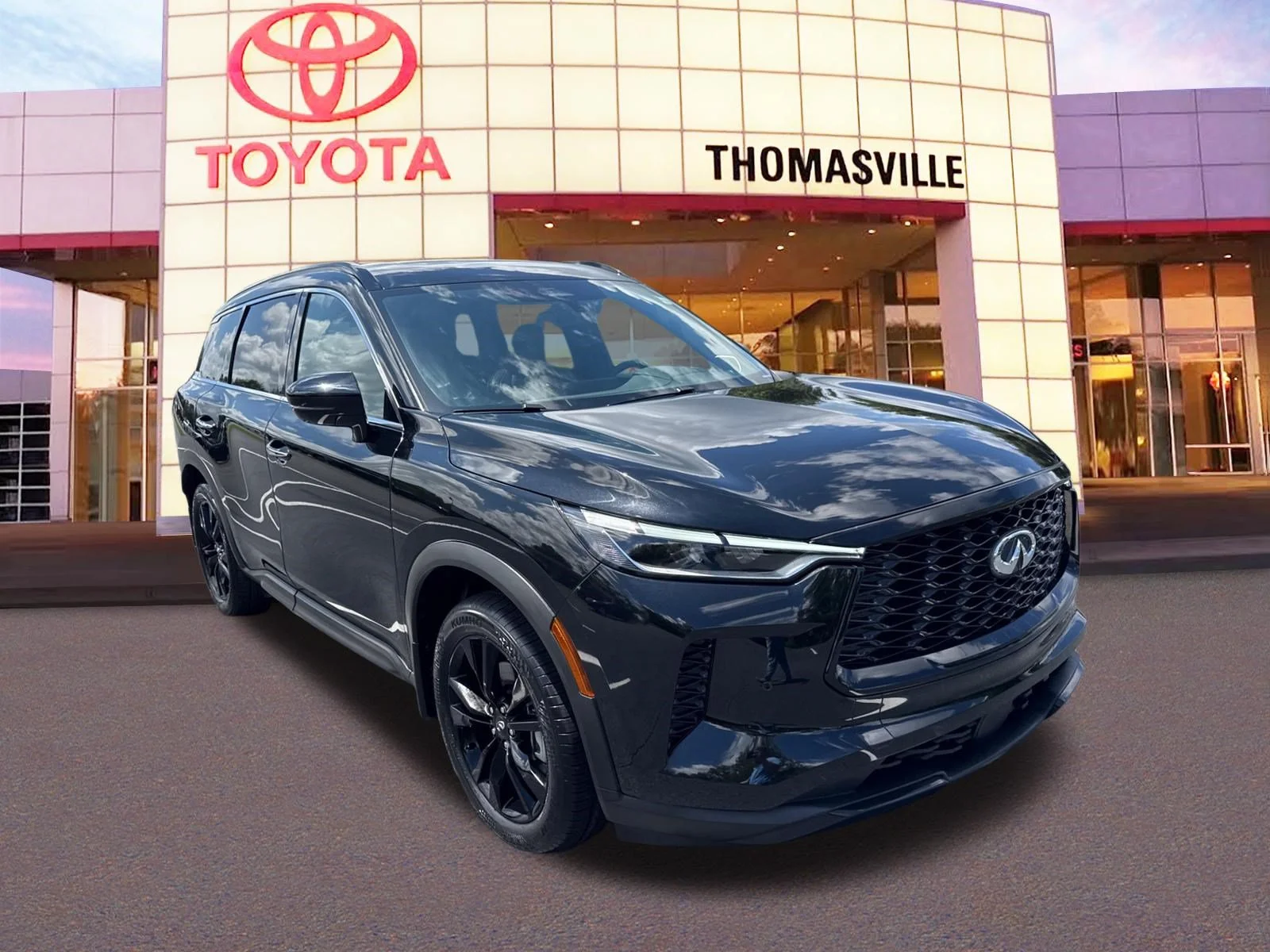 Used 2025 Mineral Black INFINITI LUXE image 3