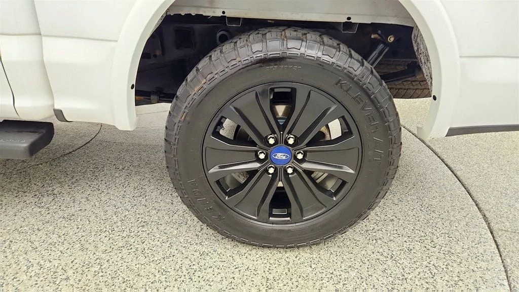 Used 2019 Oxford White Ford XLT 4WD SuperCrew 5.5