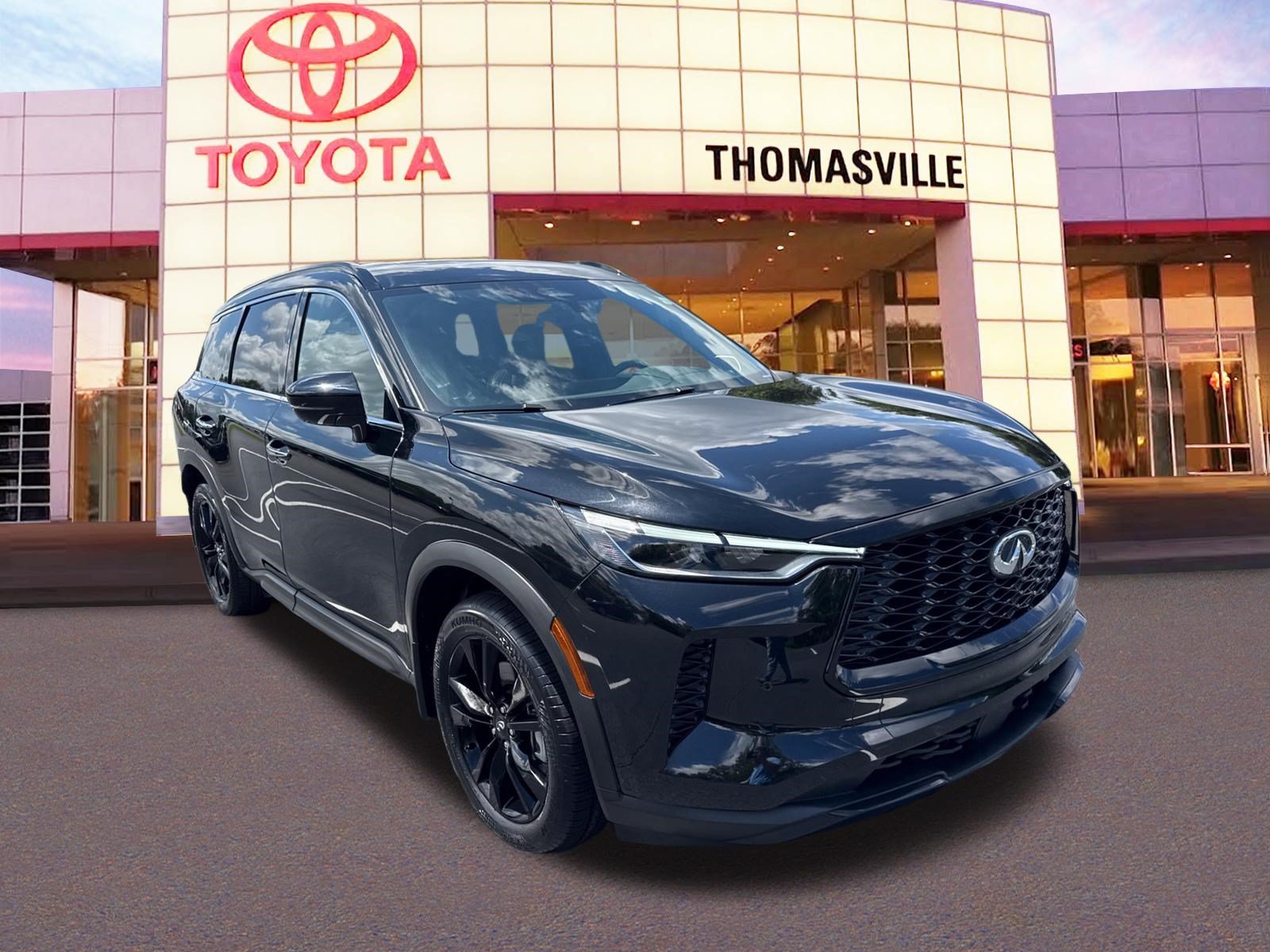 Used 2025 Mineral Black INFINITI LUXE image 3