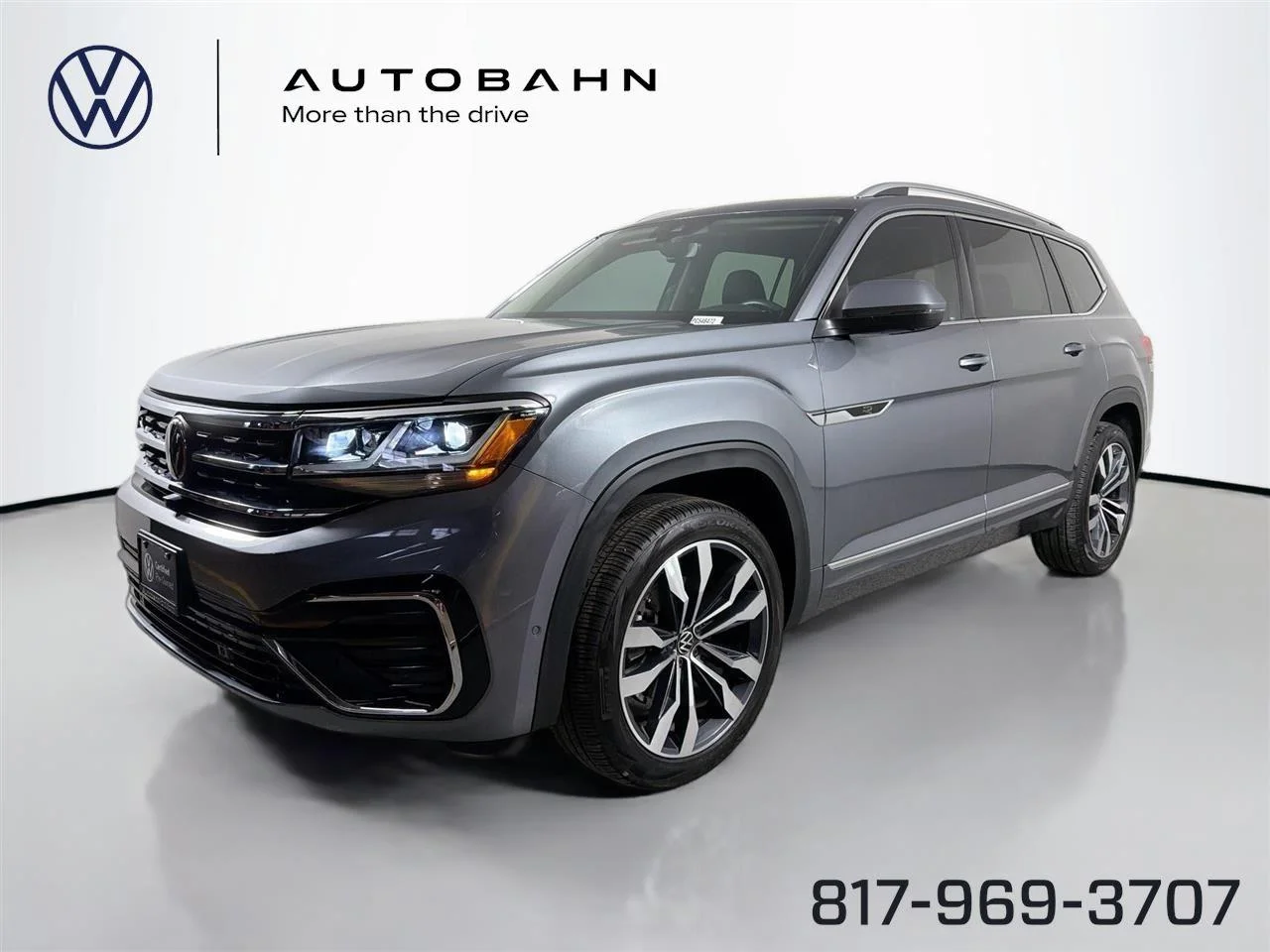 2023 Volkswagen Atlas 3.6L SEL Premium R-Line 4MOTION's photo