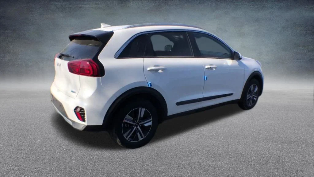 Used 2022 White Kia EX Premium image 22