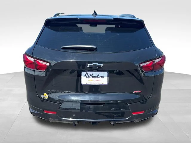 Used 2022 Black Chevrolet RS image 4