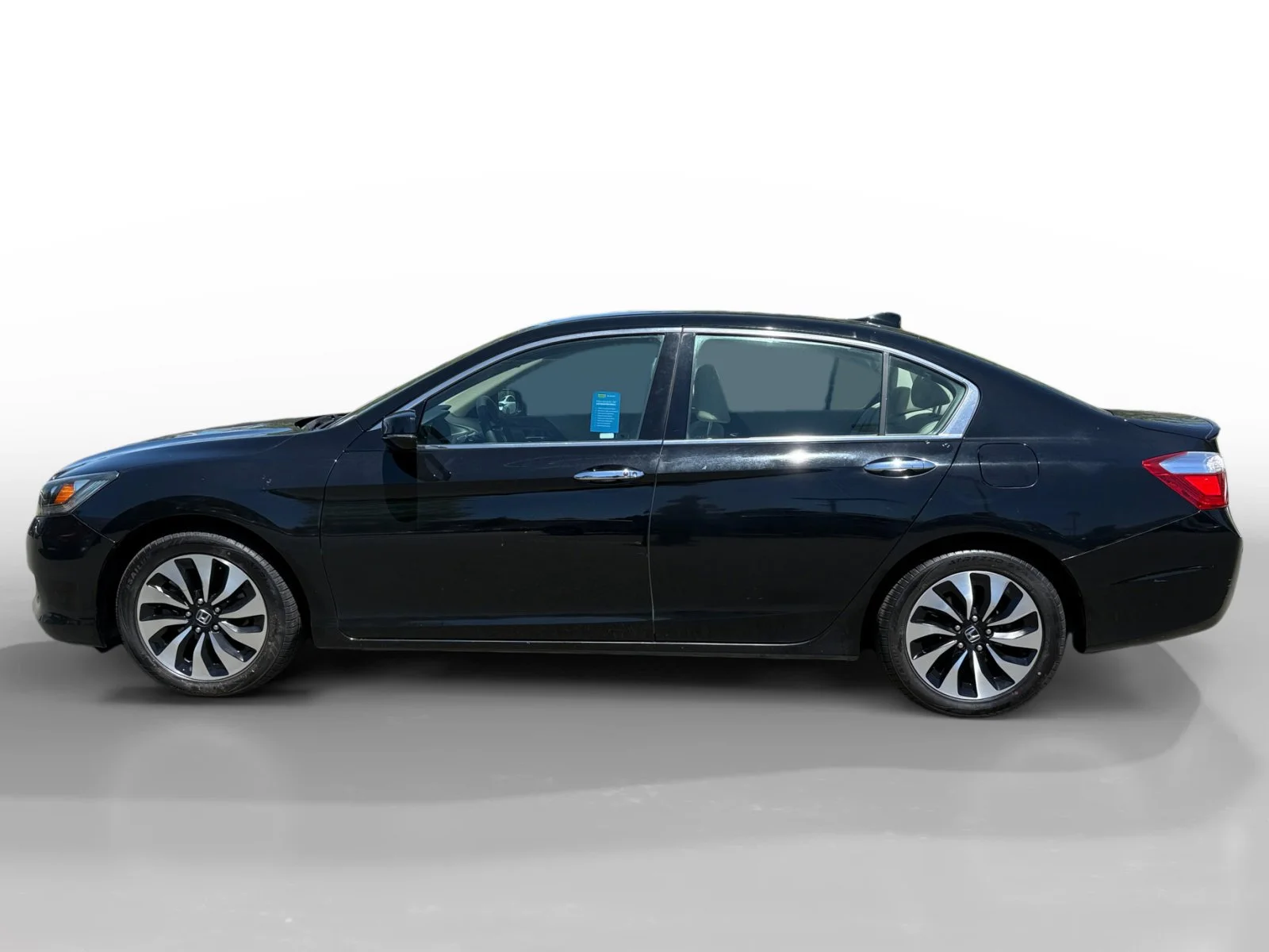 Used 2015 Honda Accord Hybrid with VIN 1HGCR6F32FA013893 for sale in Vallejo, CA
