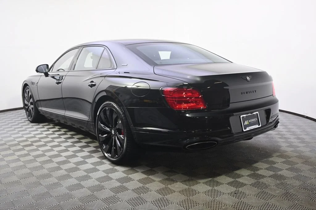 Used 2025 Q9l Bentley Black Edition image 3