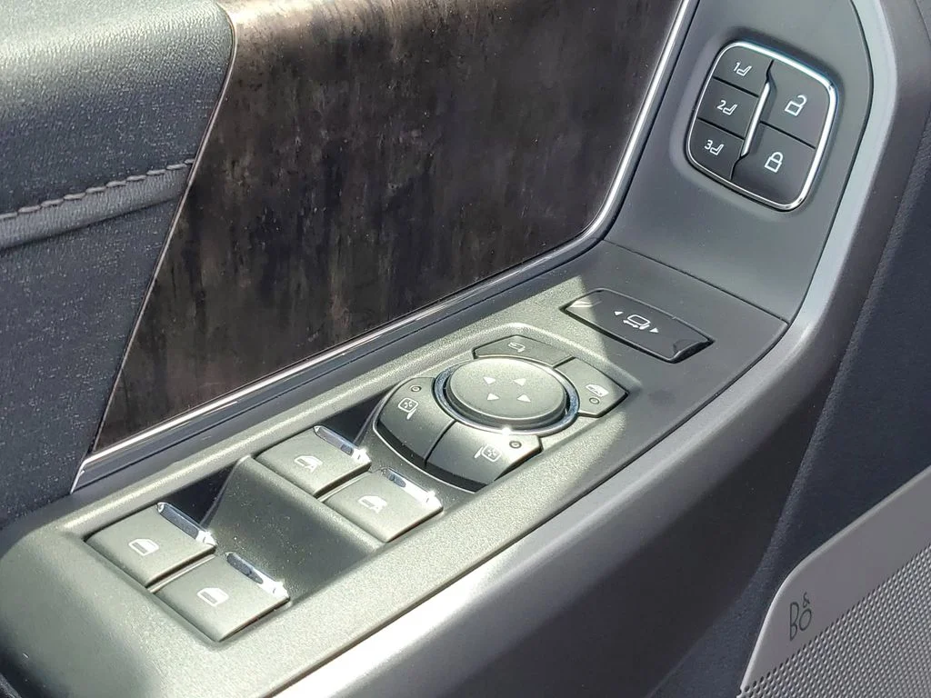 New 2026 Carbonized Gray Metallic Ford F-350® Lariat® image 21