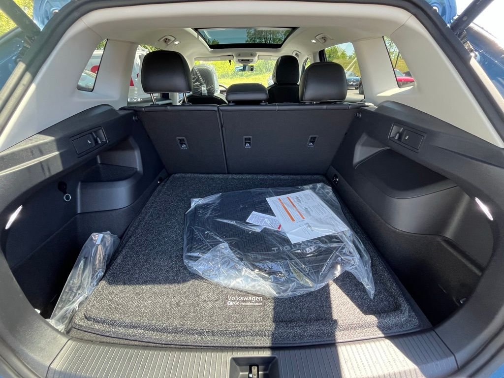 New 2026 Blue Volkswagen 2.0T SE image 25