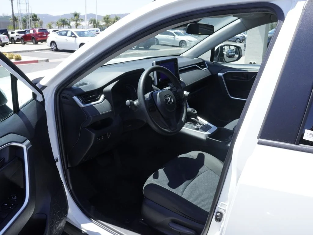 Used 2024 White Toyota LE image 22