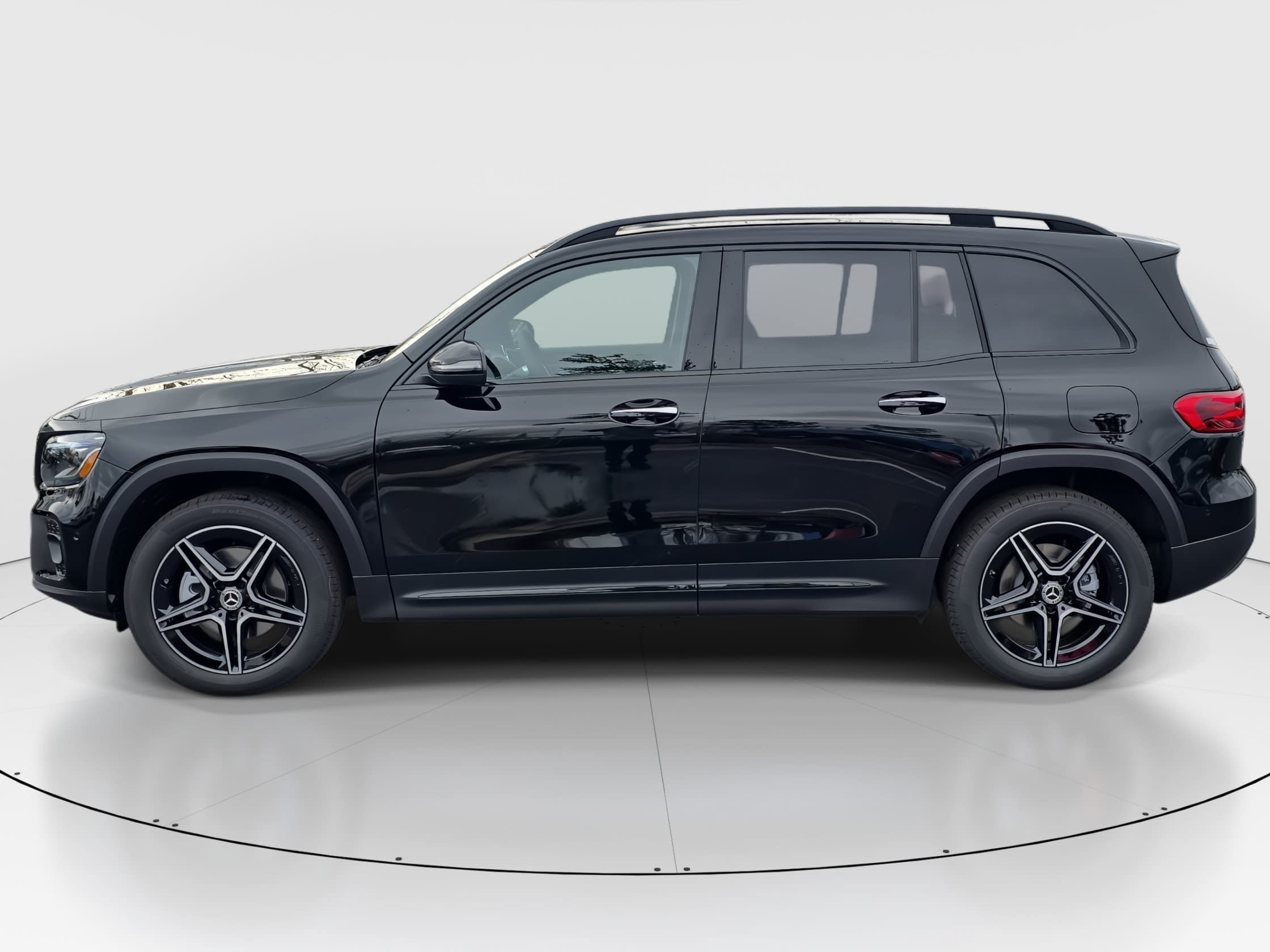 New 2026 Night Black Mercedes-Benz GLB250 image 8