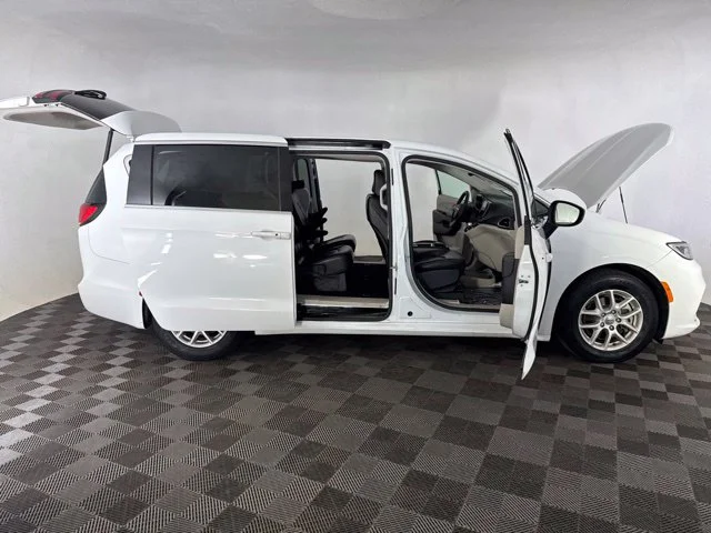 Used 2023 White Chrysler Touring L image 16