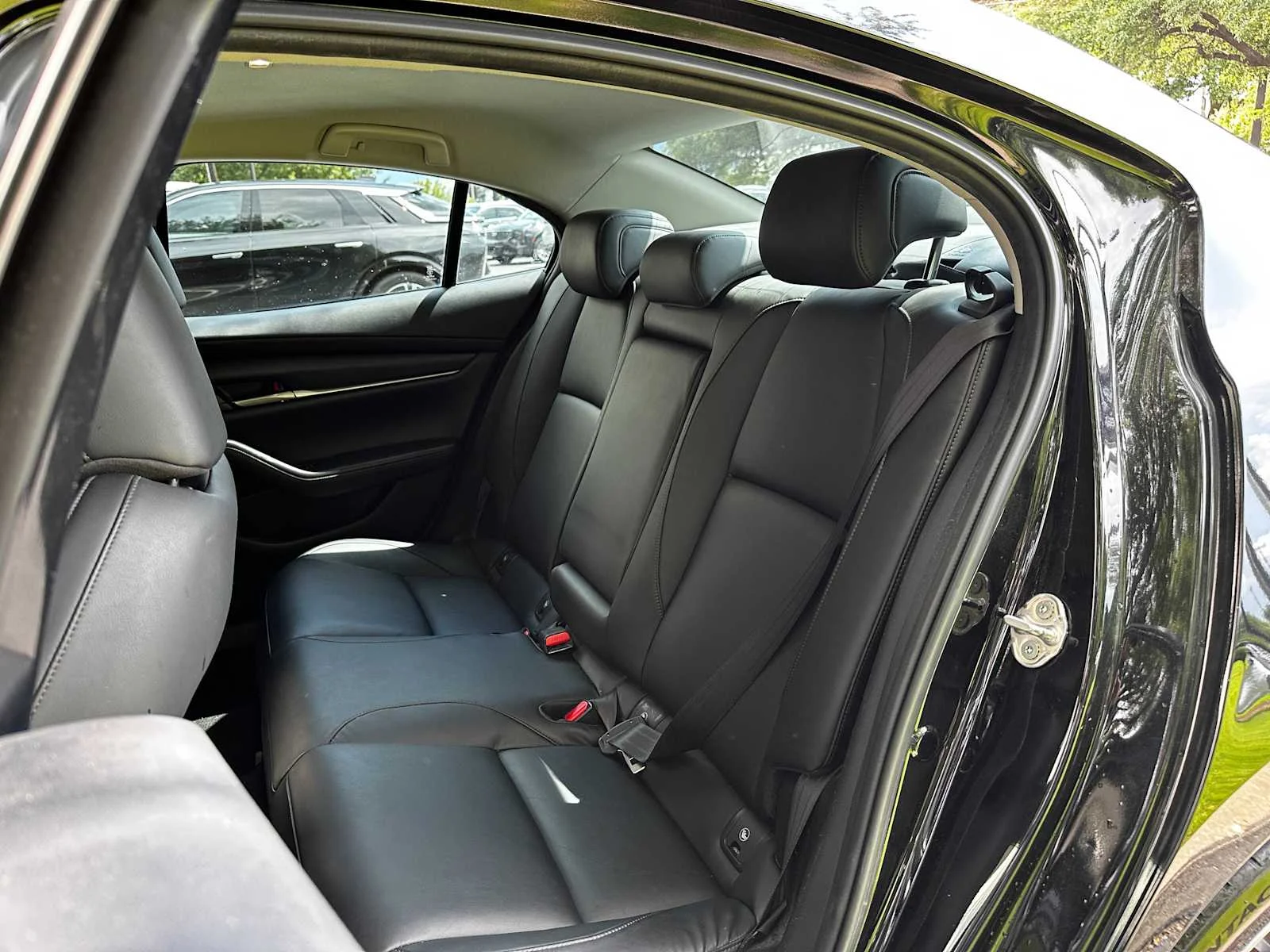 Used 2021  Mazda Select image 19