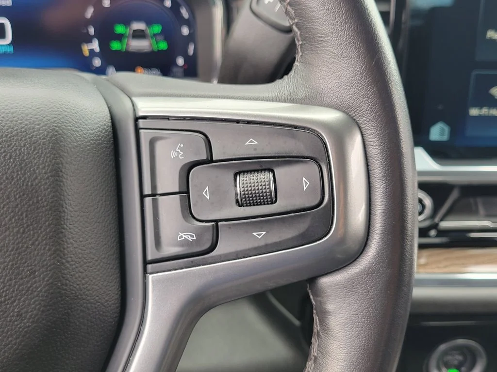 Used 2023 Gray Chevrolet LT image 6