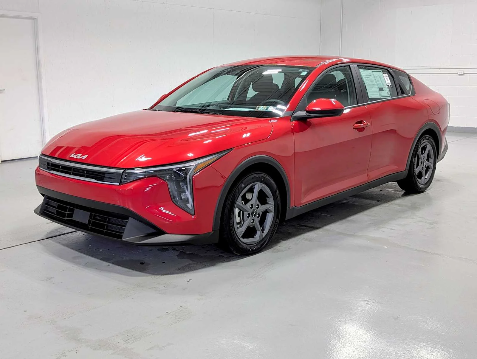 2025 Kia K4 LXS AT's photo