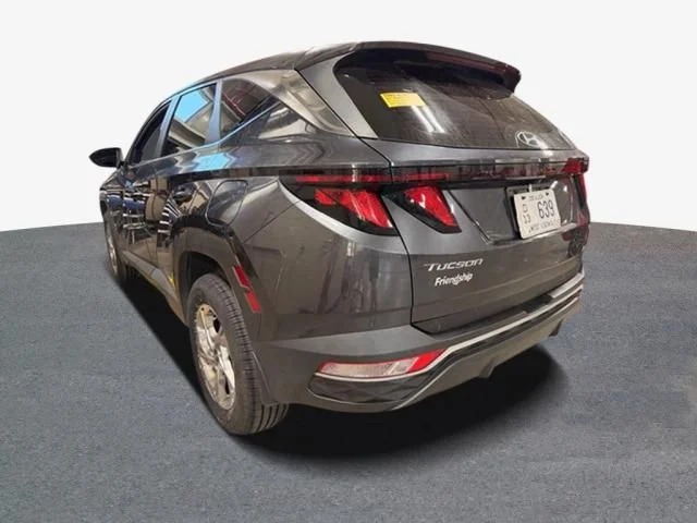 Used 2022 Gray Hyundai SE image 4