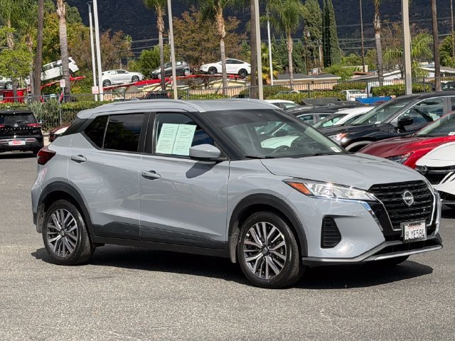 Used 2024 Gray Nissan SV image 2