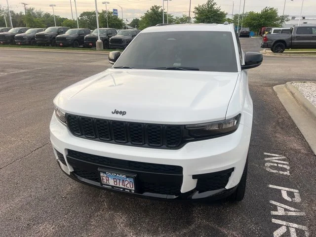 2025 Jeep Grand Cherokee L Altitude X 4x4's photo