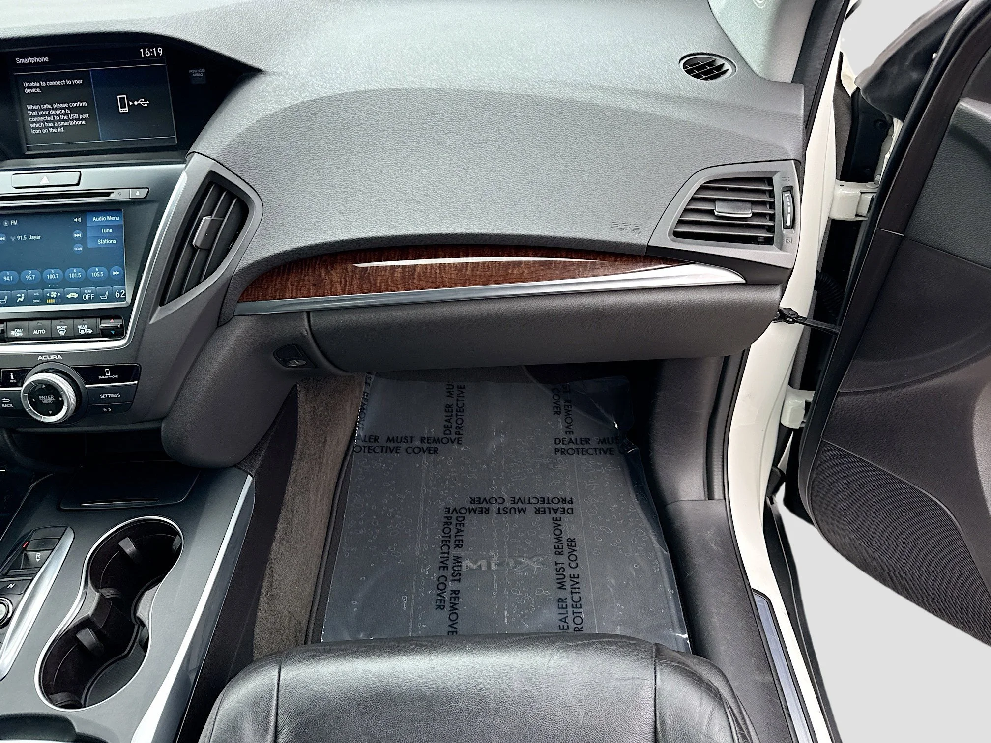 Used 2019 White Diamond Pearl Acura 3.5L image 18