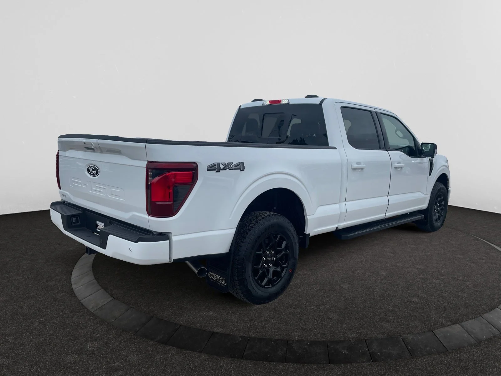 New 2026 Oxford White Ford XLT image 5