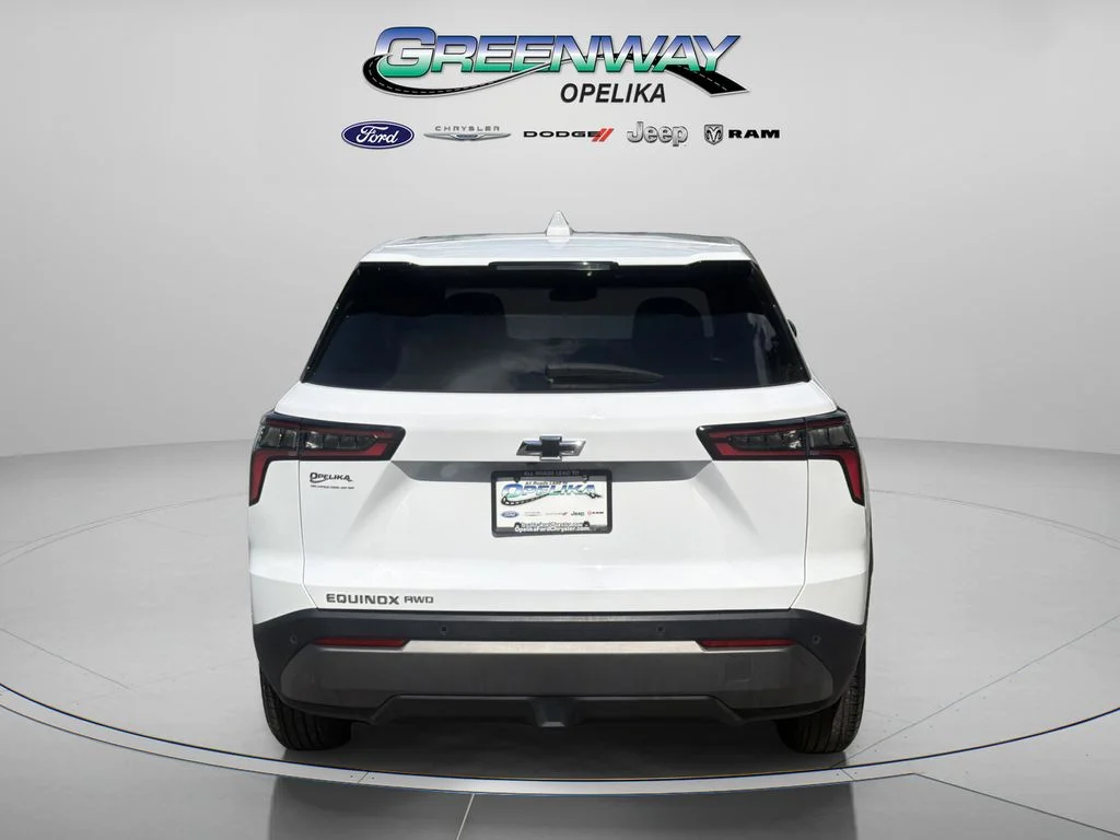 Used 2025 White Chevrolet LT image 6