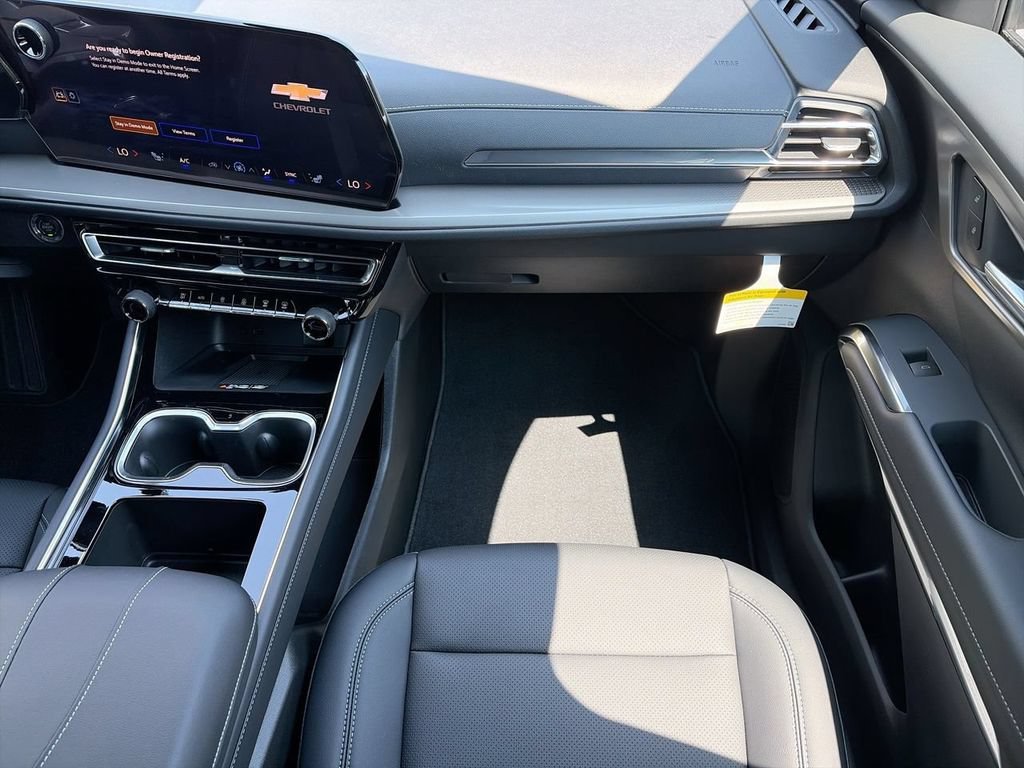 2027 Chevrolet Traverse LT - Photo 13