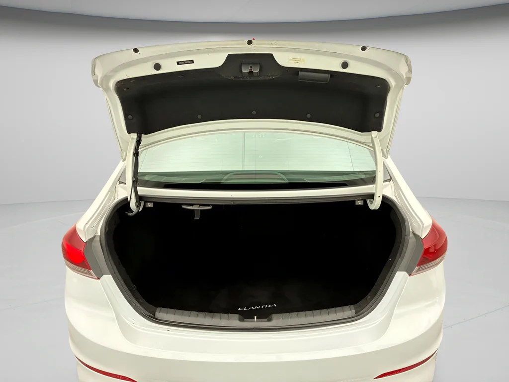 Used 2017 Quartz White Pearl Hyundai Value Edition image 38