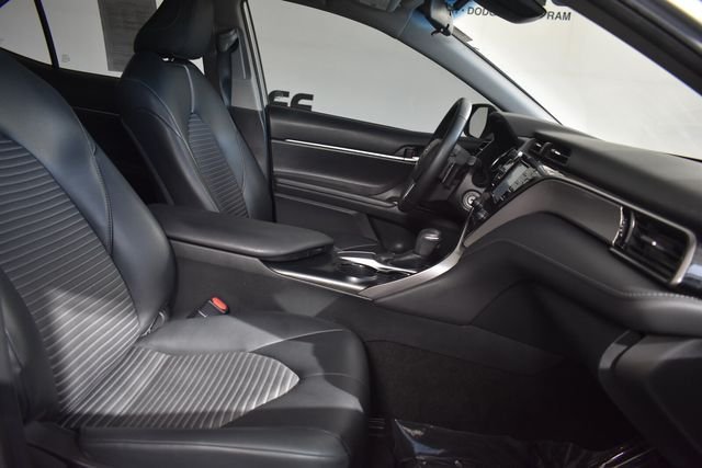 Used 2019 Silver Toyota SE image 13