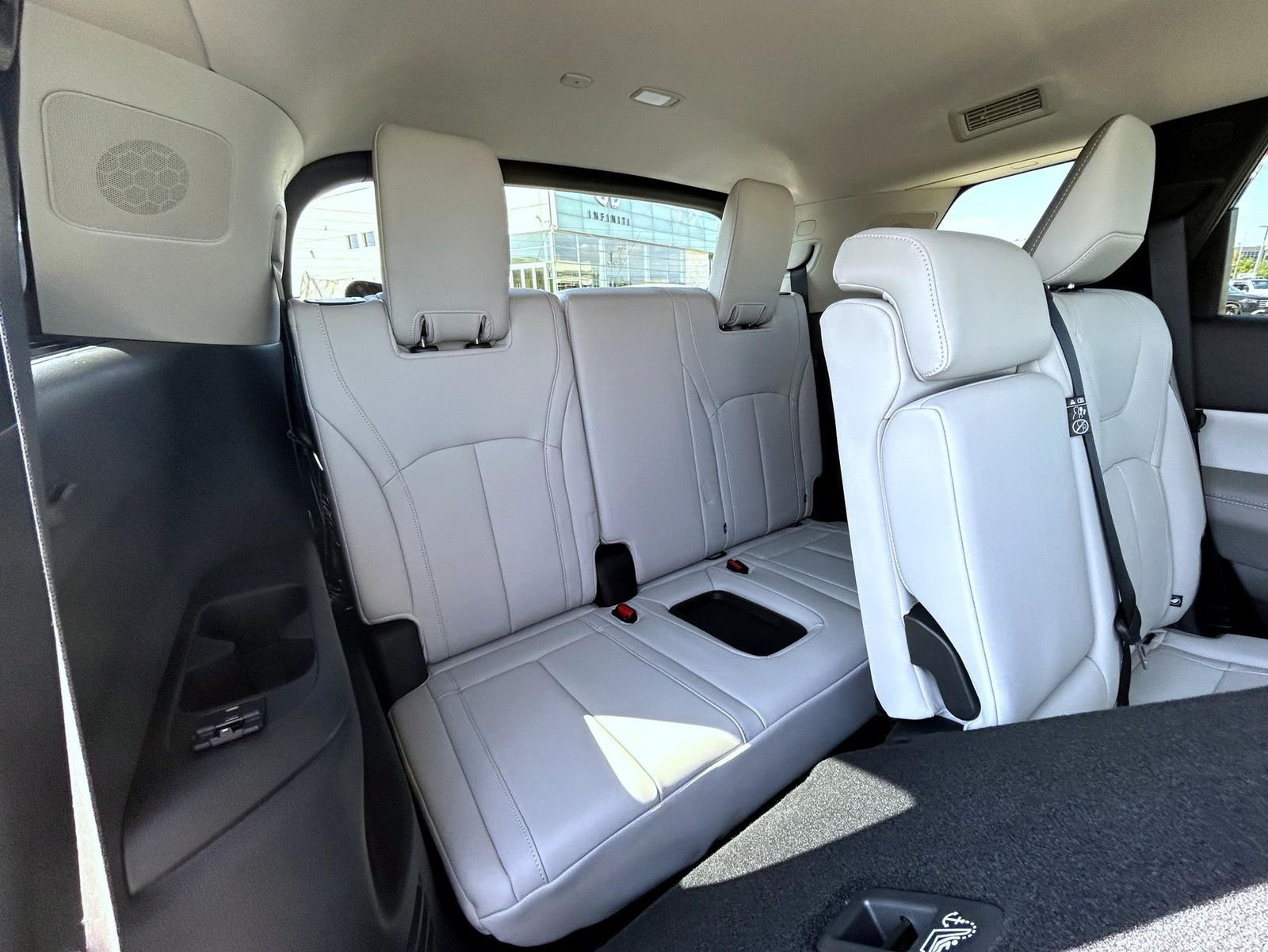 New 2027 MINERAL BLACK INFINITI Luxe AWD image 19