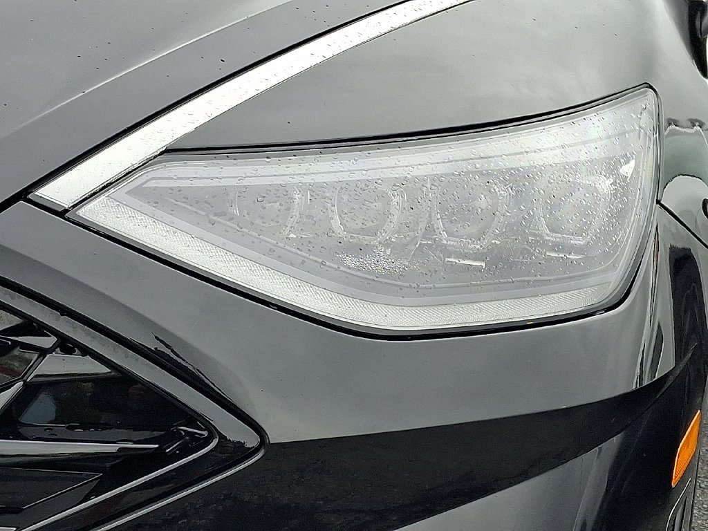 Used 2023 Black Hyundai SEL image 8