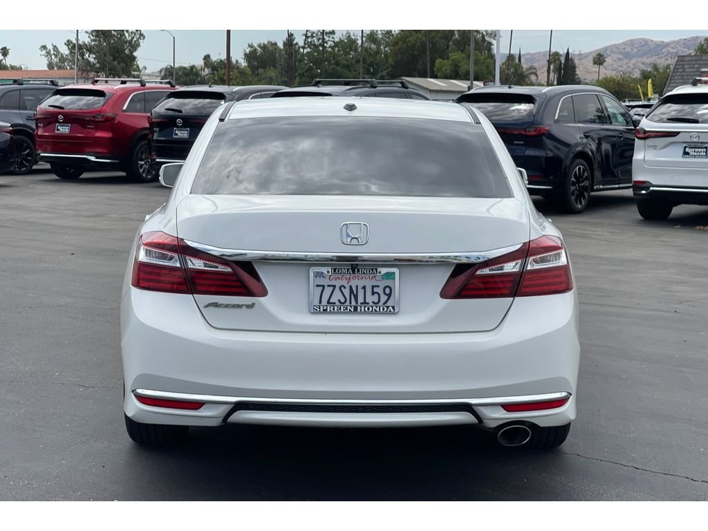 Used 2017 White Orchid Pearl Honda EX image 4
