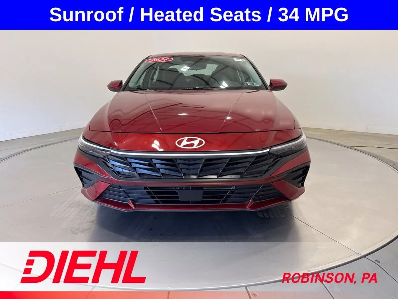 Used 2024 Red Hyundai SEL image 2