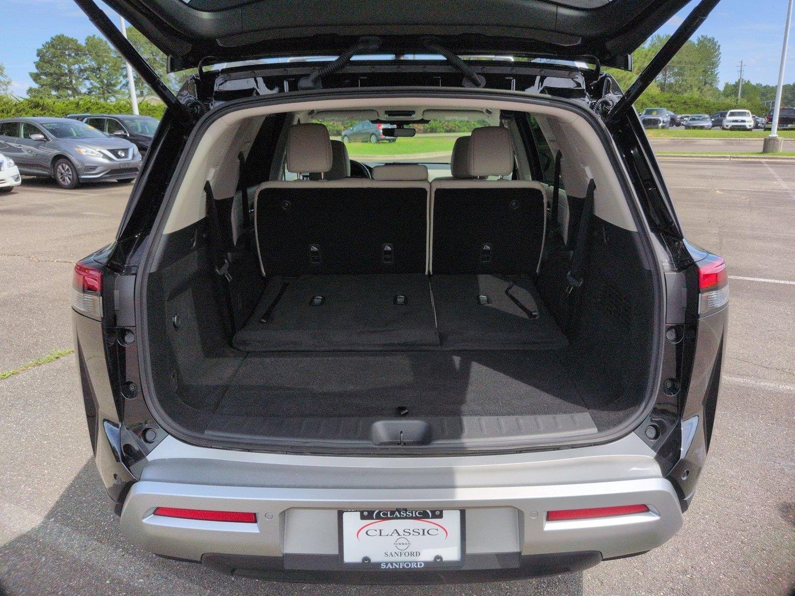 Used 2025 Super Black Nissan SL image 36