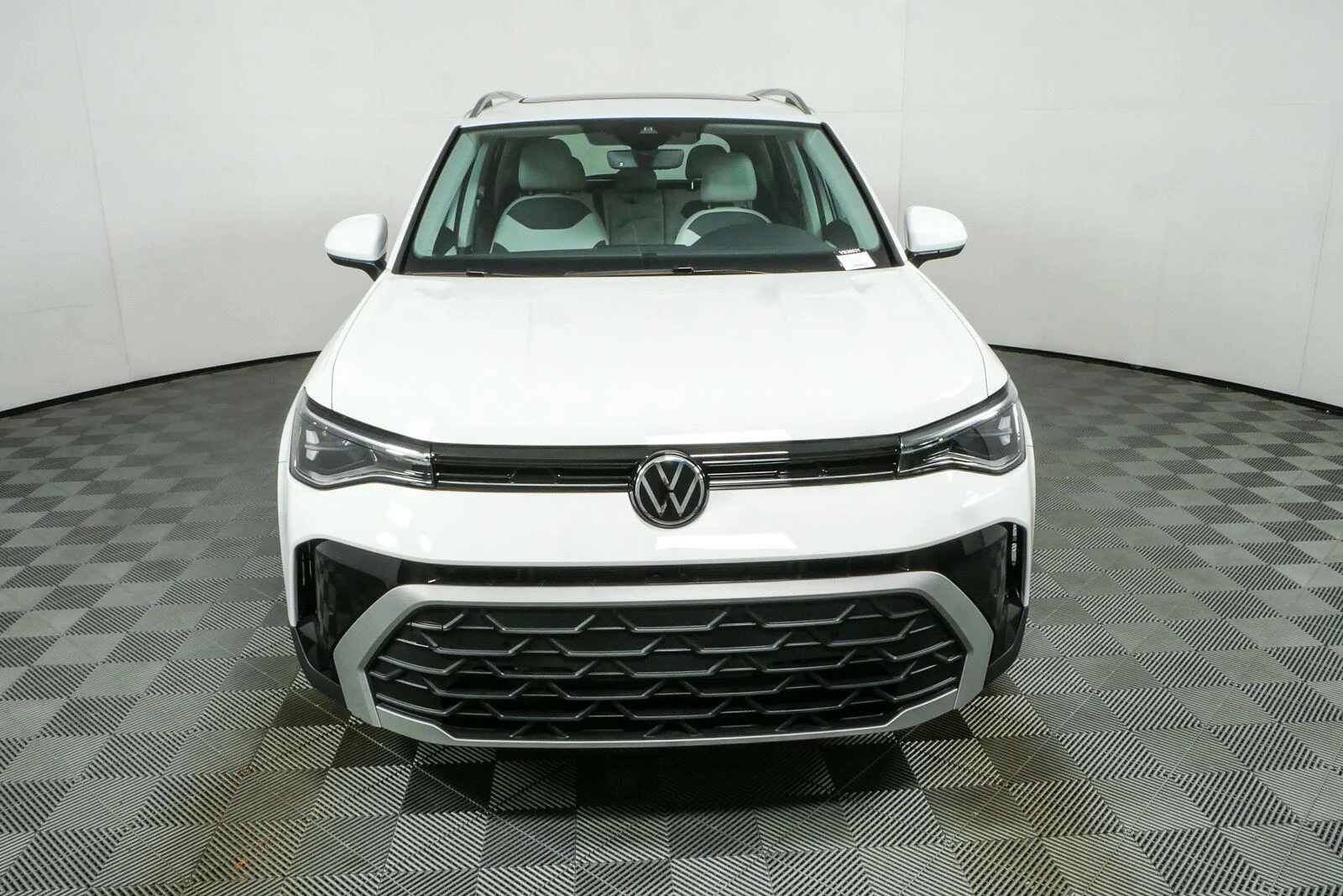 New 2026 Pure White Volkswagen SE image 27