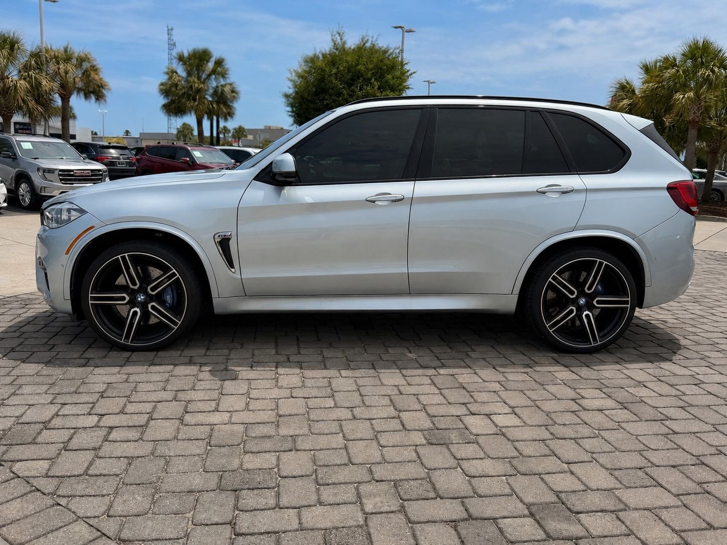 Used 2018 Silverstone Metallic BMW Base image 12