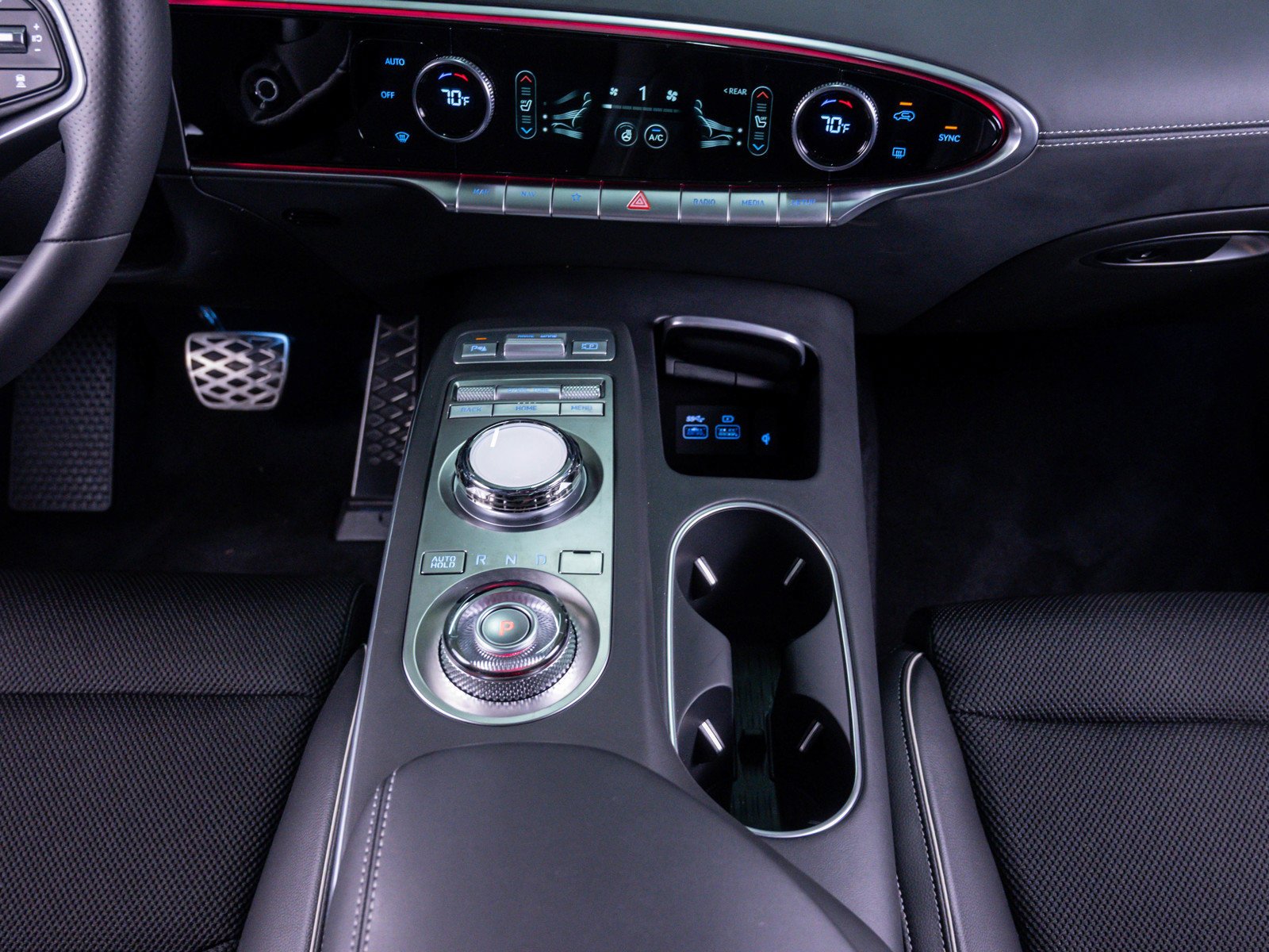 Certified Used 2025 Uyuni White Genesis 2.5T Sport Prestige image 29