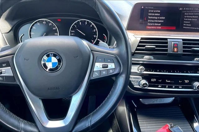 Used 2020 Glacier Silver Metallic BMW sDrive30i image 19