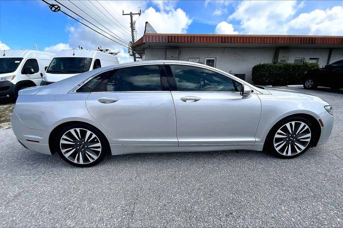 Used 2019 Silver Lincoln Reserve II image 31