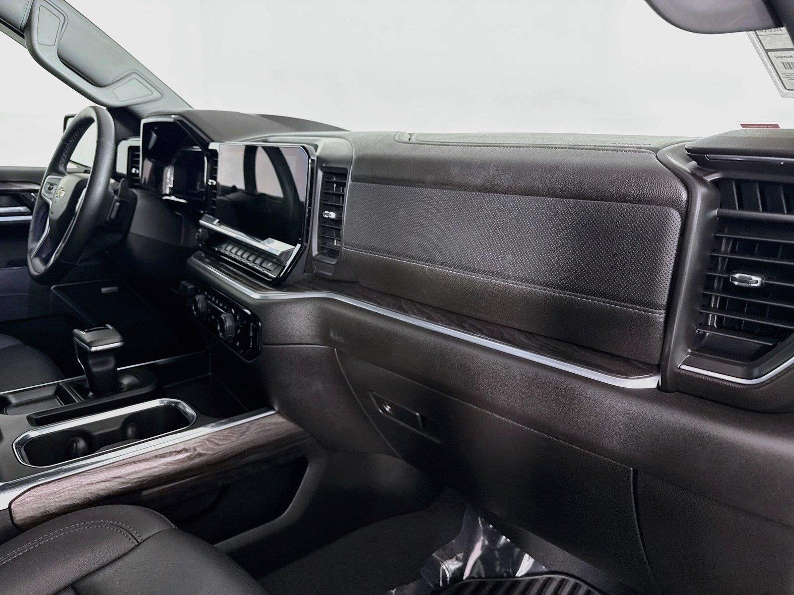 Used 2025 Black Chevrolet LTZ image 43