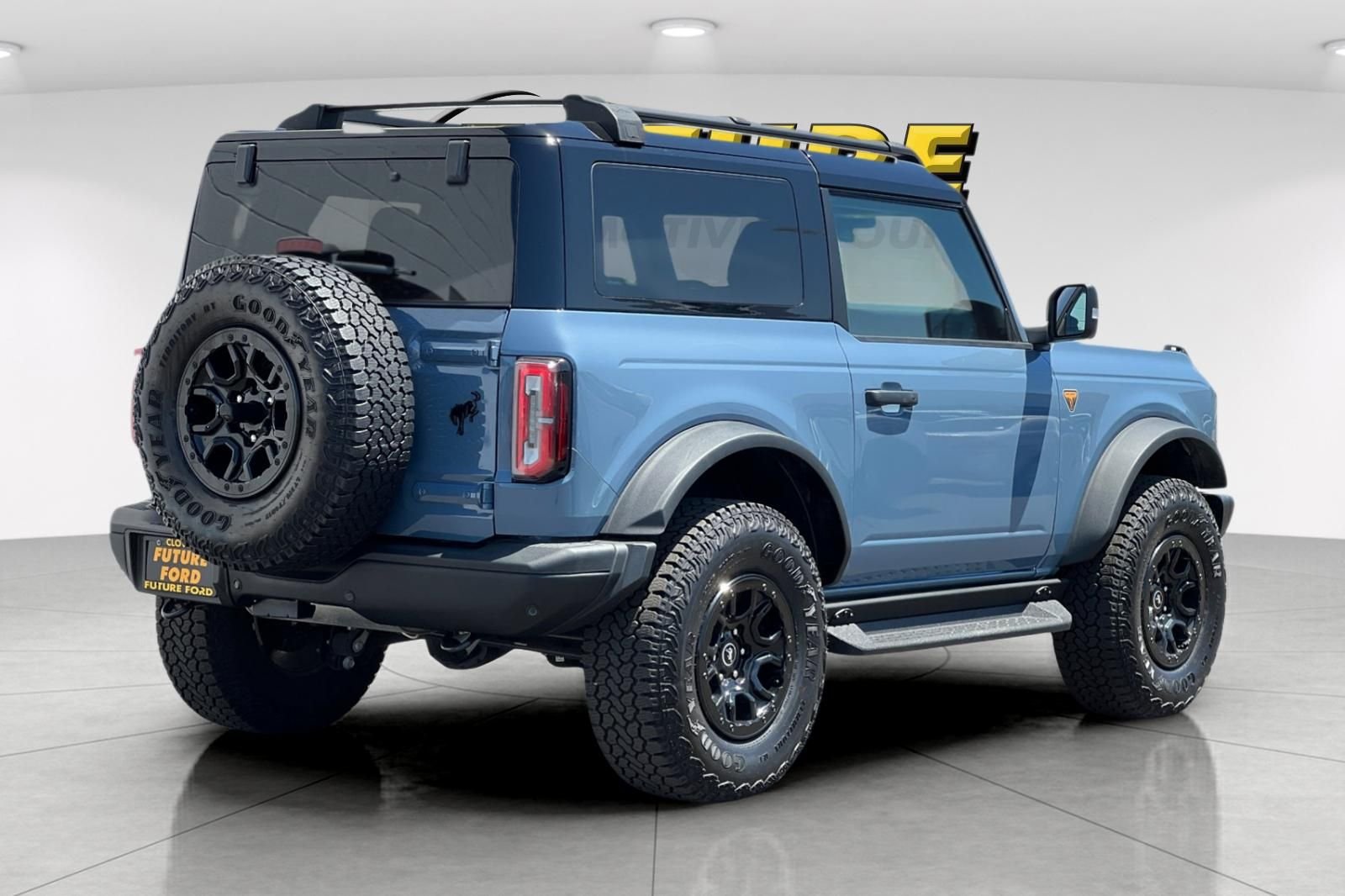 Used 2025 Gray Ford Badlands image 3