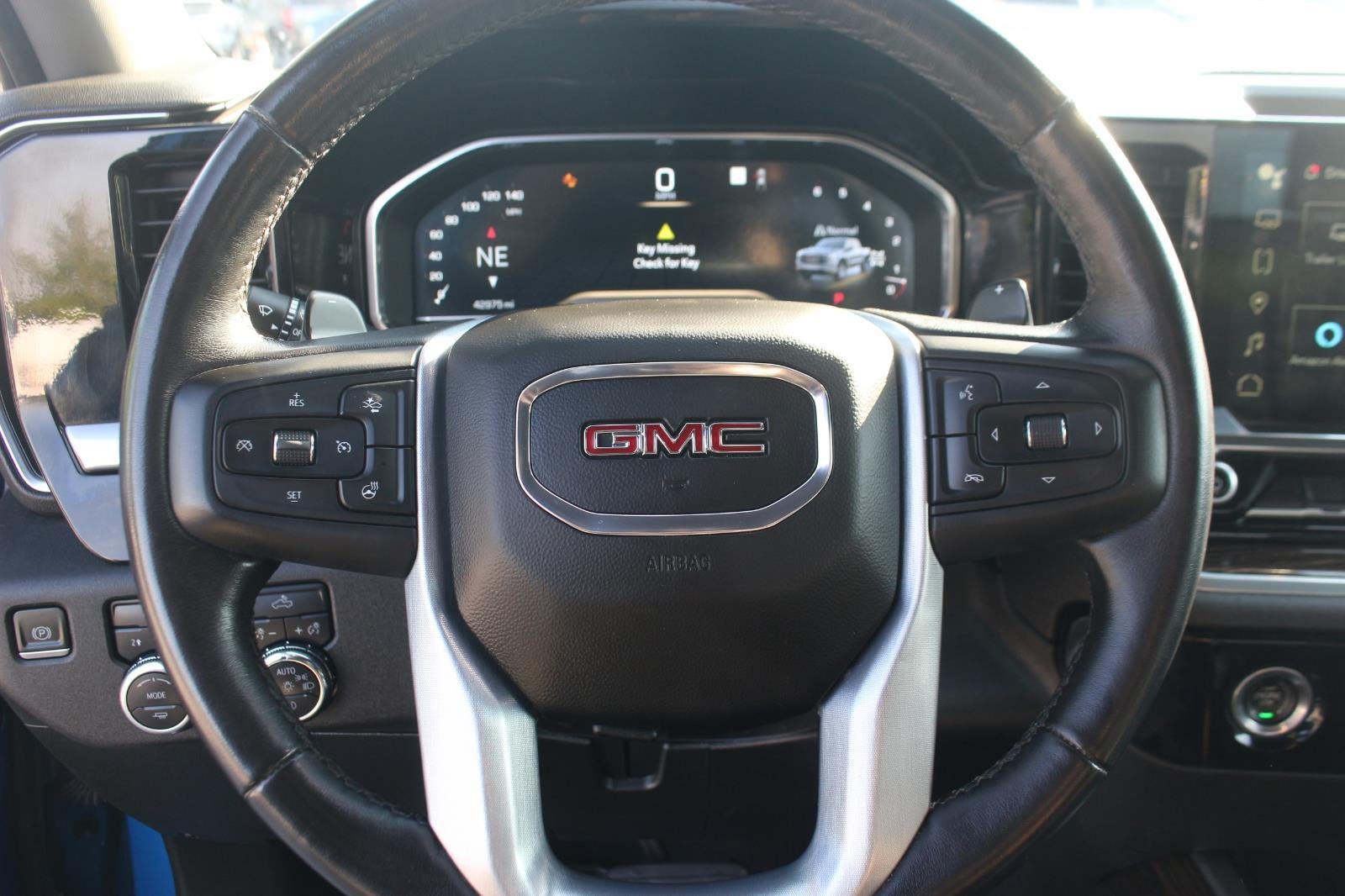 Used 2022 Dynamic Blue Metallic GMC Elevation image 20