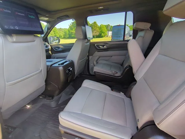 Used 2023 Silver GMC SLT image 29