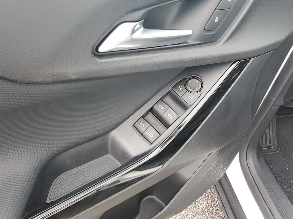 New 2026 Summit White Chevrolet LT image 29