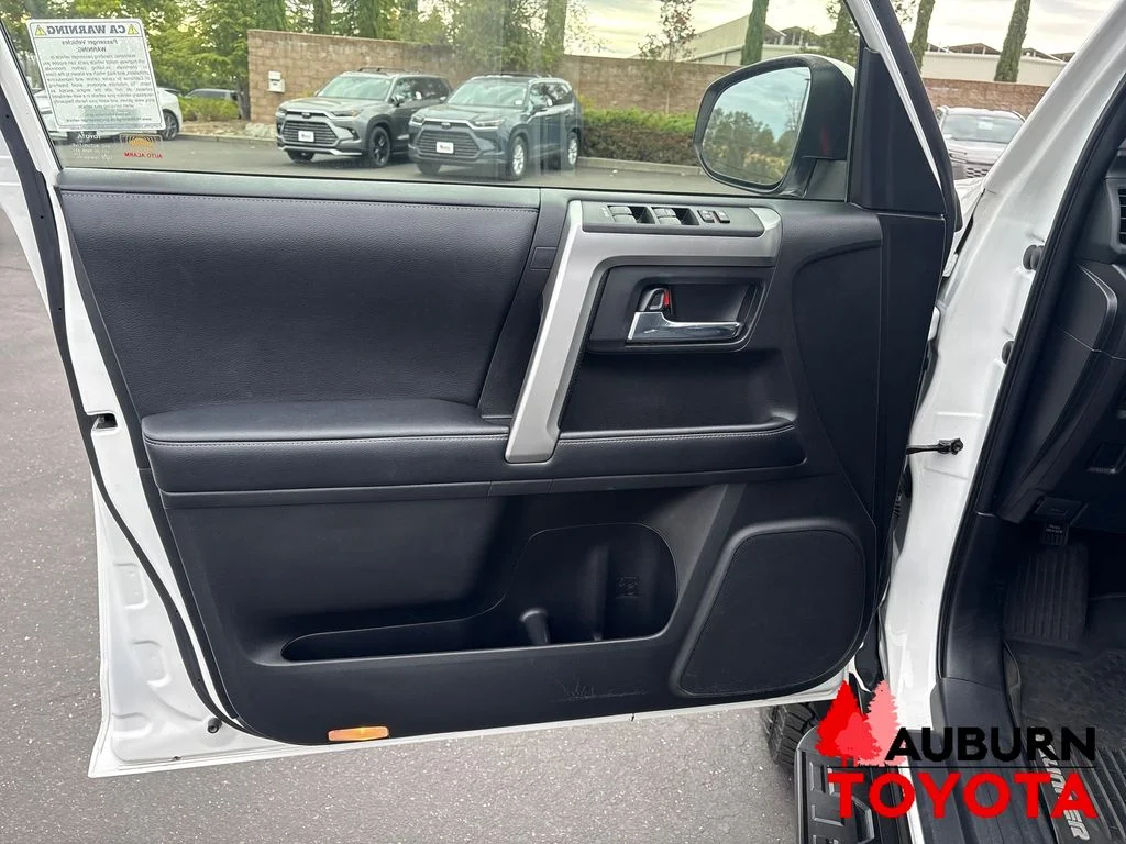 Used 2019 Ice Cap Toyota SR5 Premium image 16