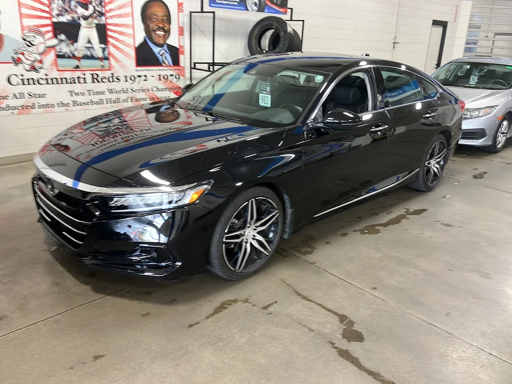 Certified Used 2021 Crystal Black Pearl Honda Touring image 2