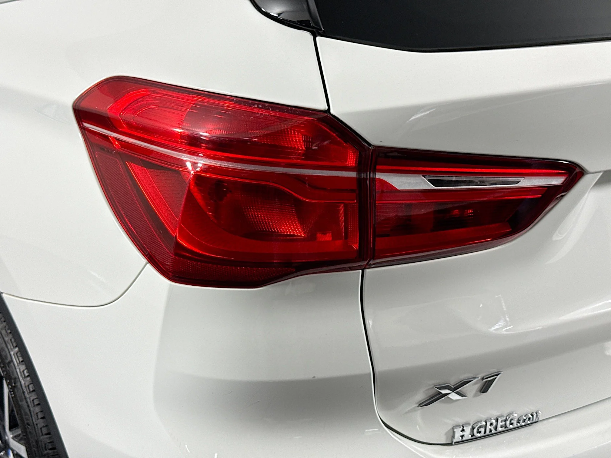 Used 2021 Alpine White BMW sDrive28i image 32