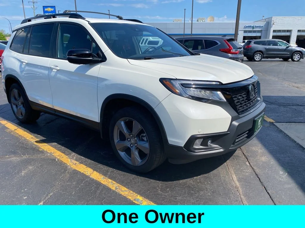 2019 Honda Passport 3.5 Touring 4WD Auto's photo