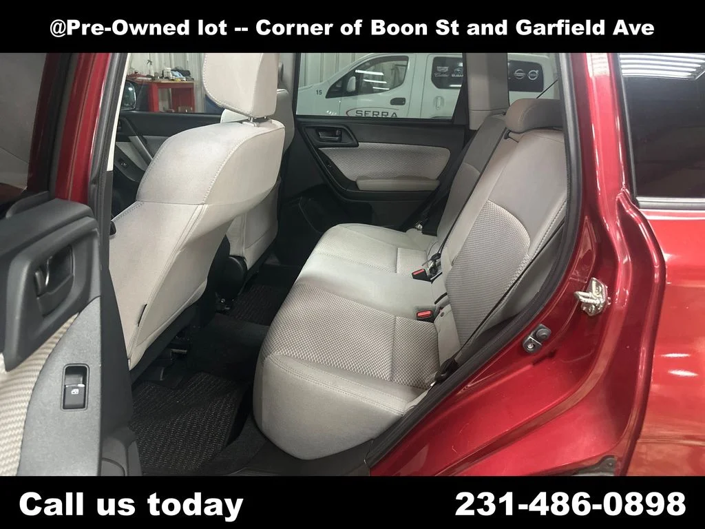 Used 2018 Red Subaru 2.5i Premium image 27