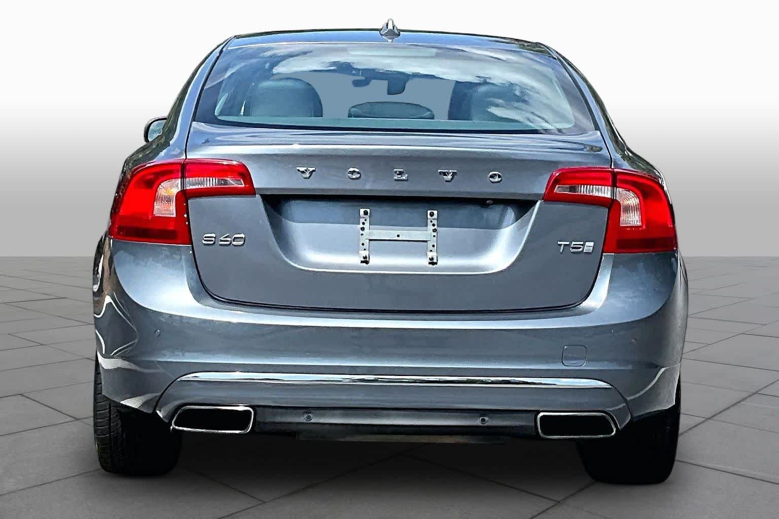 Used 2017 Osmium Grey Metallic Volvo Inscription image 5