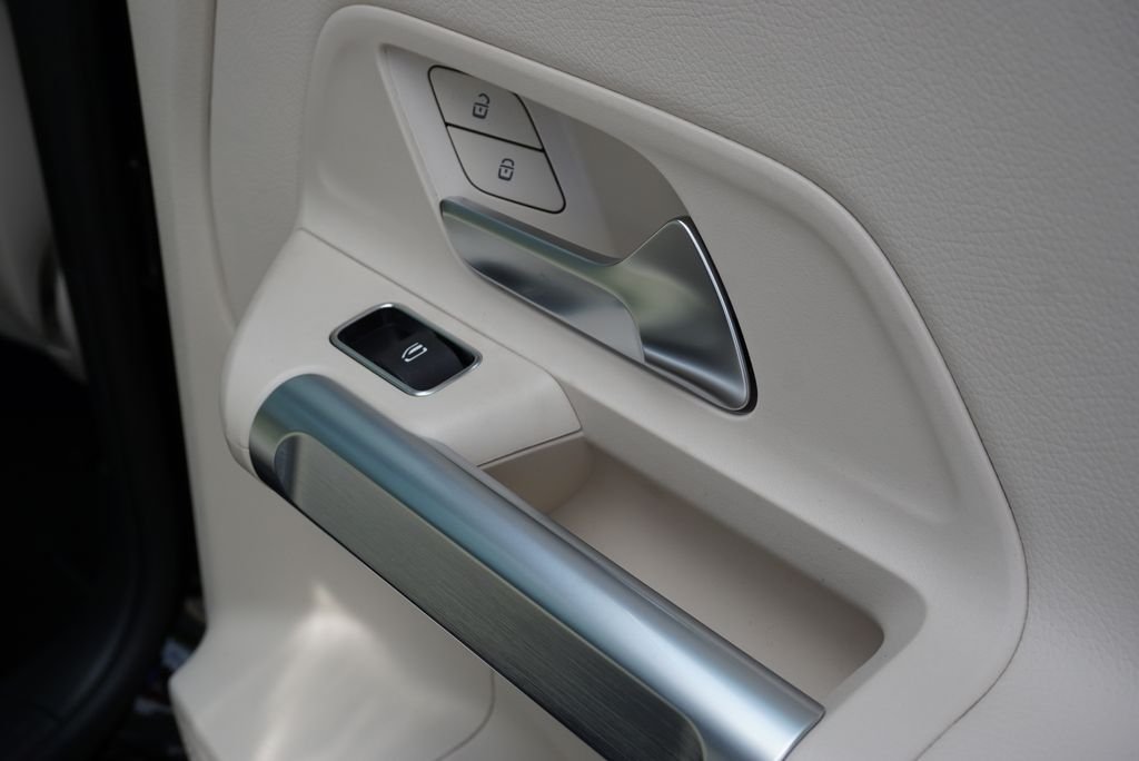 2025 Mercedes-Benz GLB Base - Photo 57