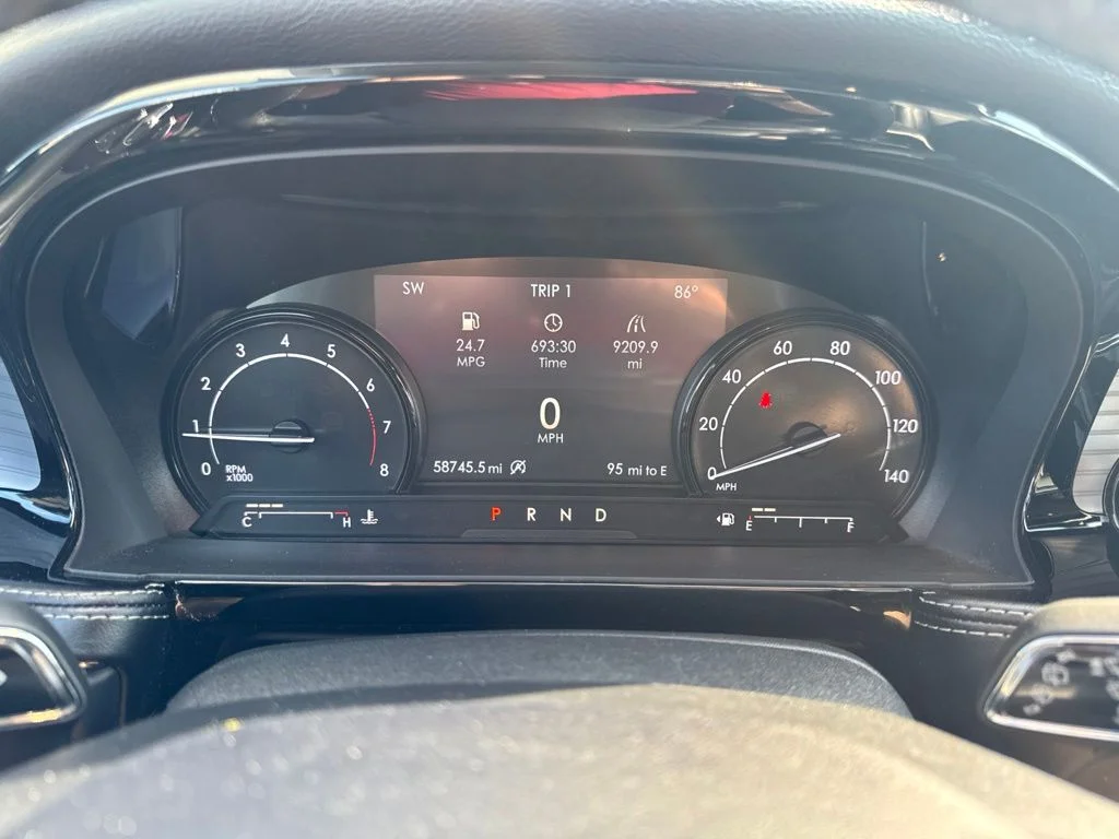 Used 2020 Silver Lincoln Standard image 16
